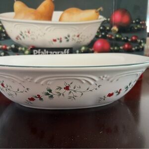 Pfaltzgraff Holiday Serving Bowl in Winterberry pattern New
